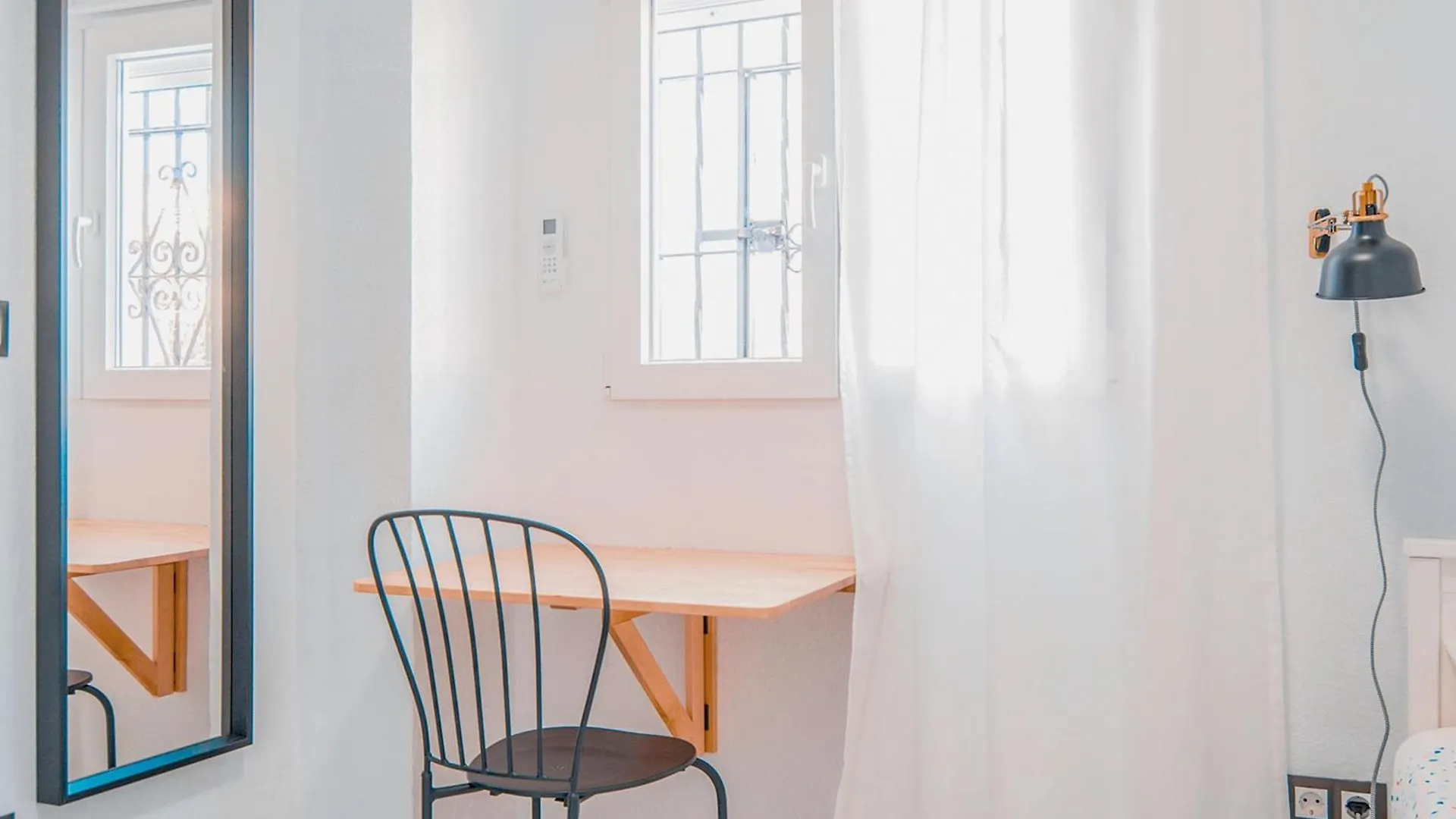 Riverside Apartment In Triana Seville Spain