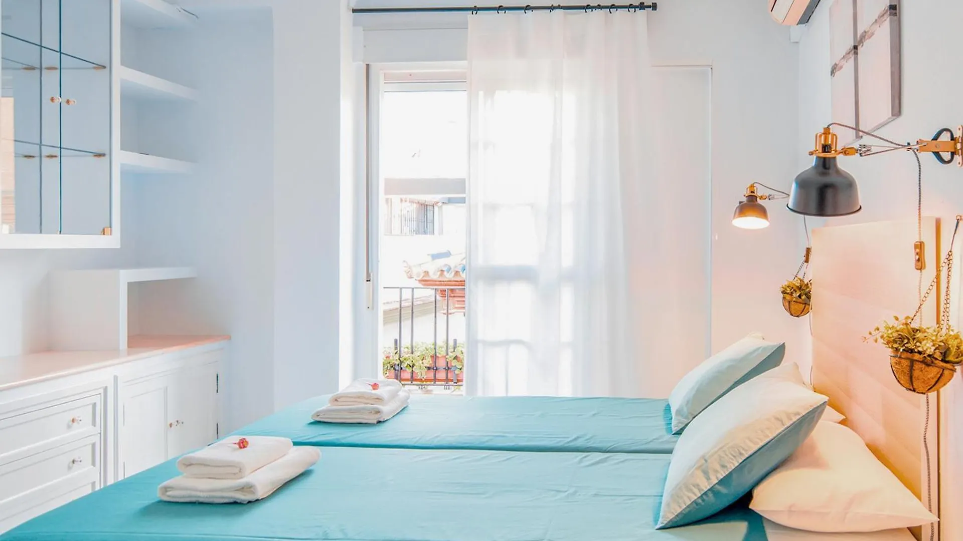 Riverside Apartment In Triana Seville