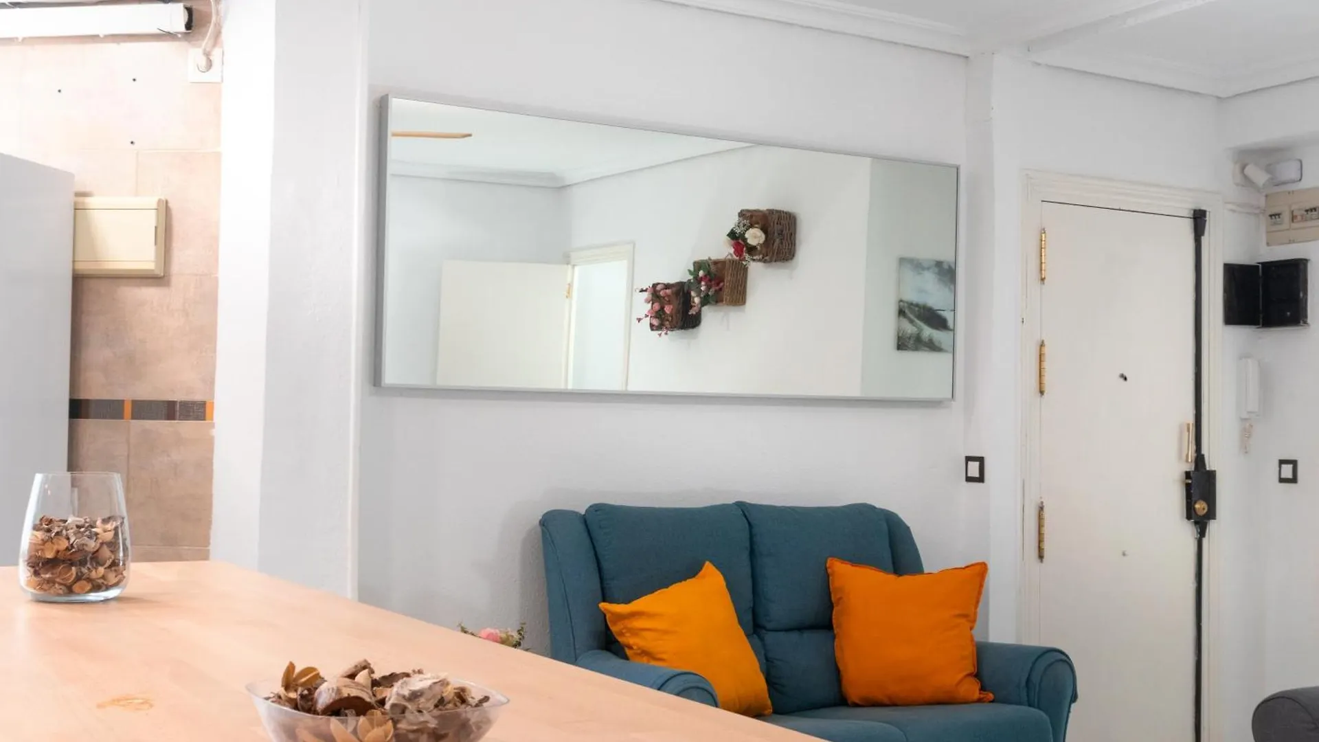 Riverside Apartment In Triana Seville Spain