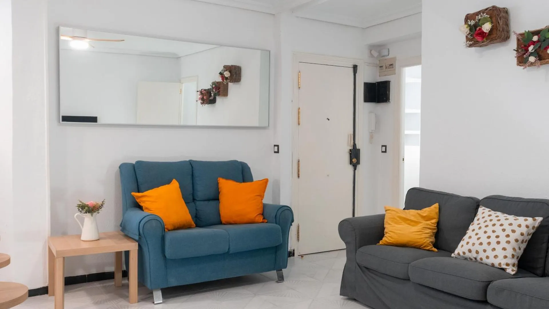 Riverside Apartment In Triana Seville Spain