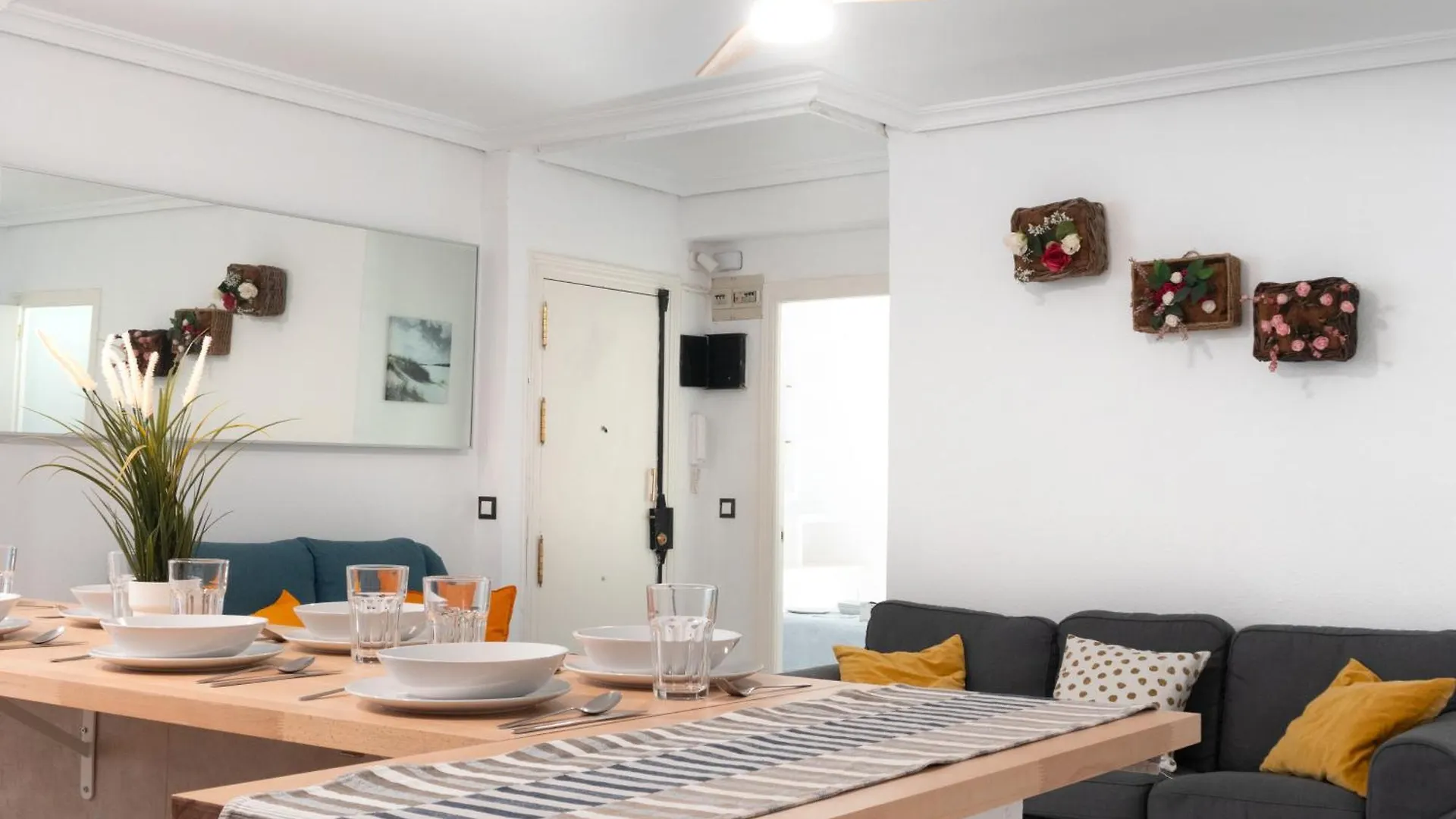 Riverside Apartment In Triana Seville