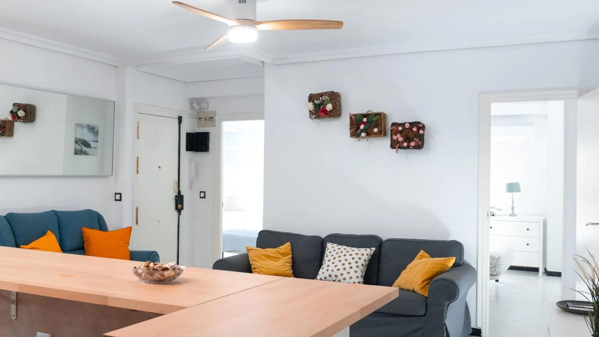 Riverside Apartment In Triana Seville